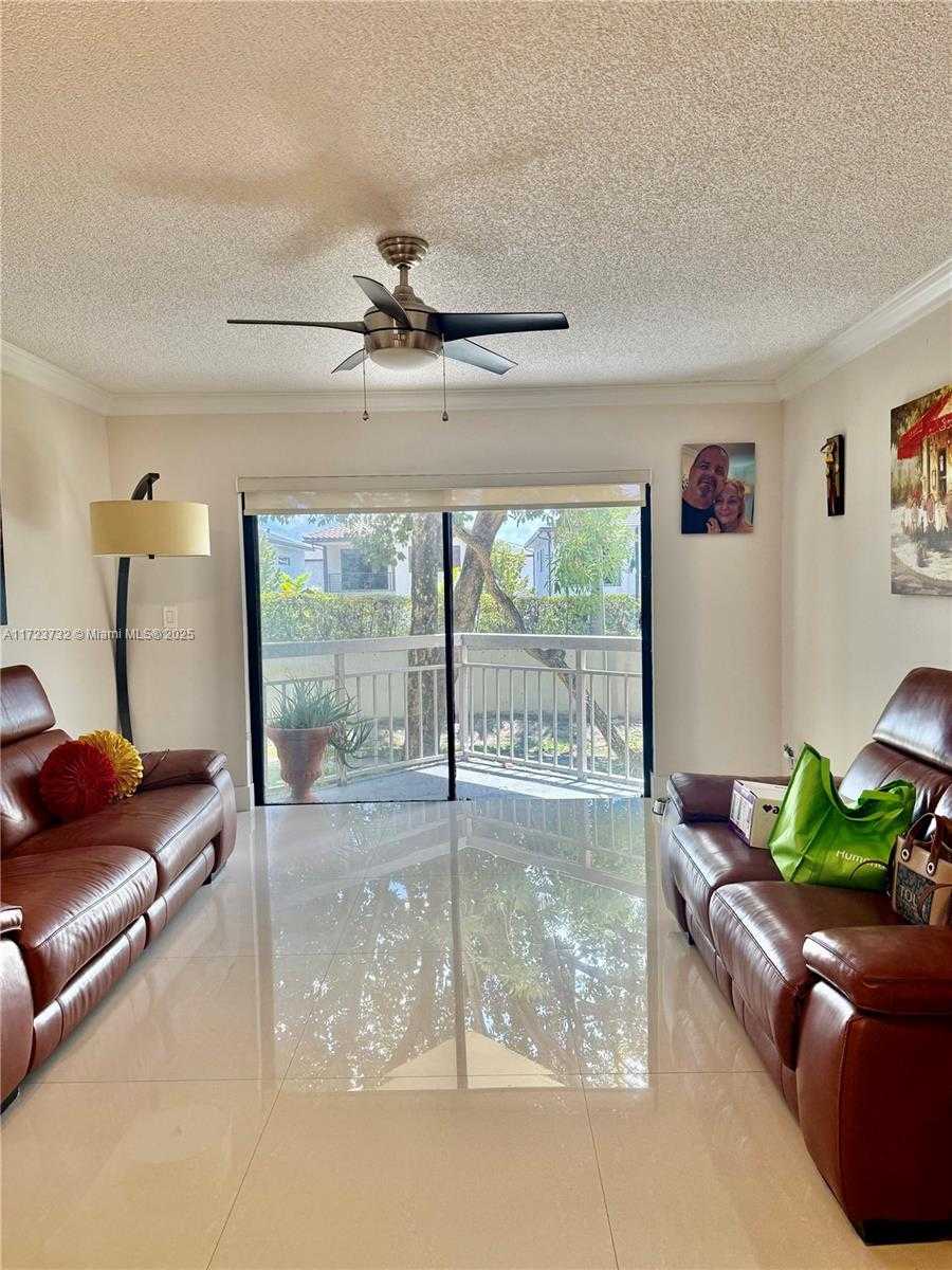 Small Image of 8290 LAKE DR #235, Doral Number 13