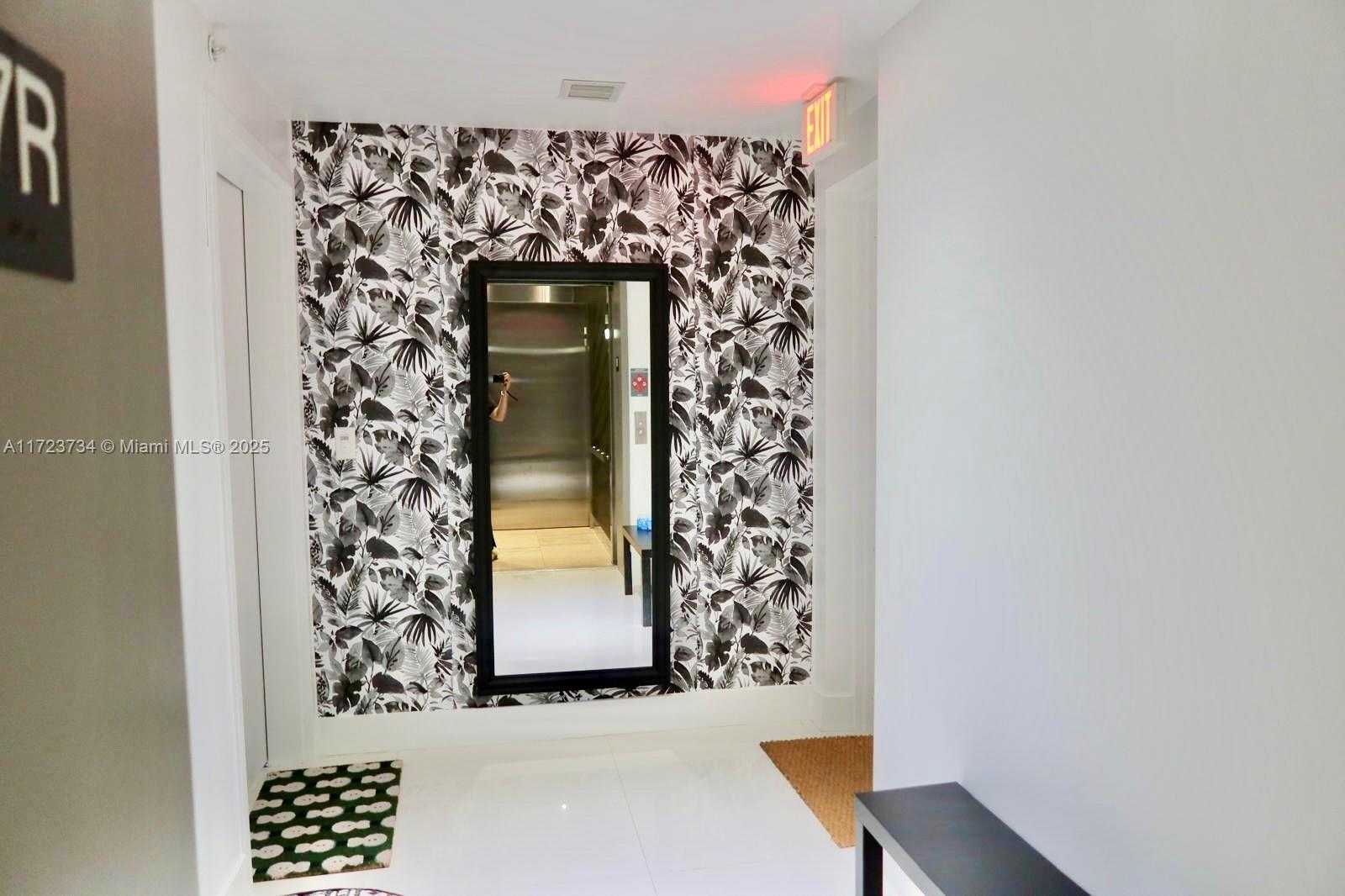 Small Image of 16385 BISCAYNE BLVD #718, North Miami Beach Number 11