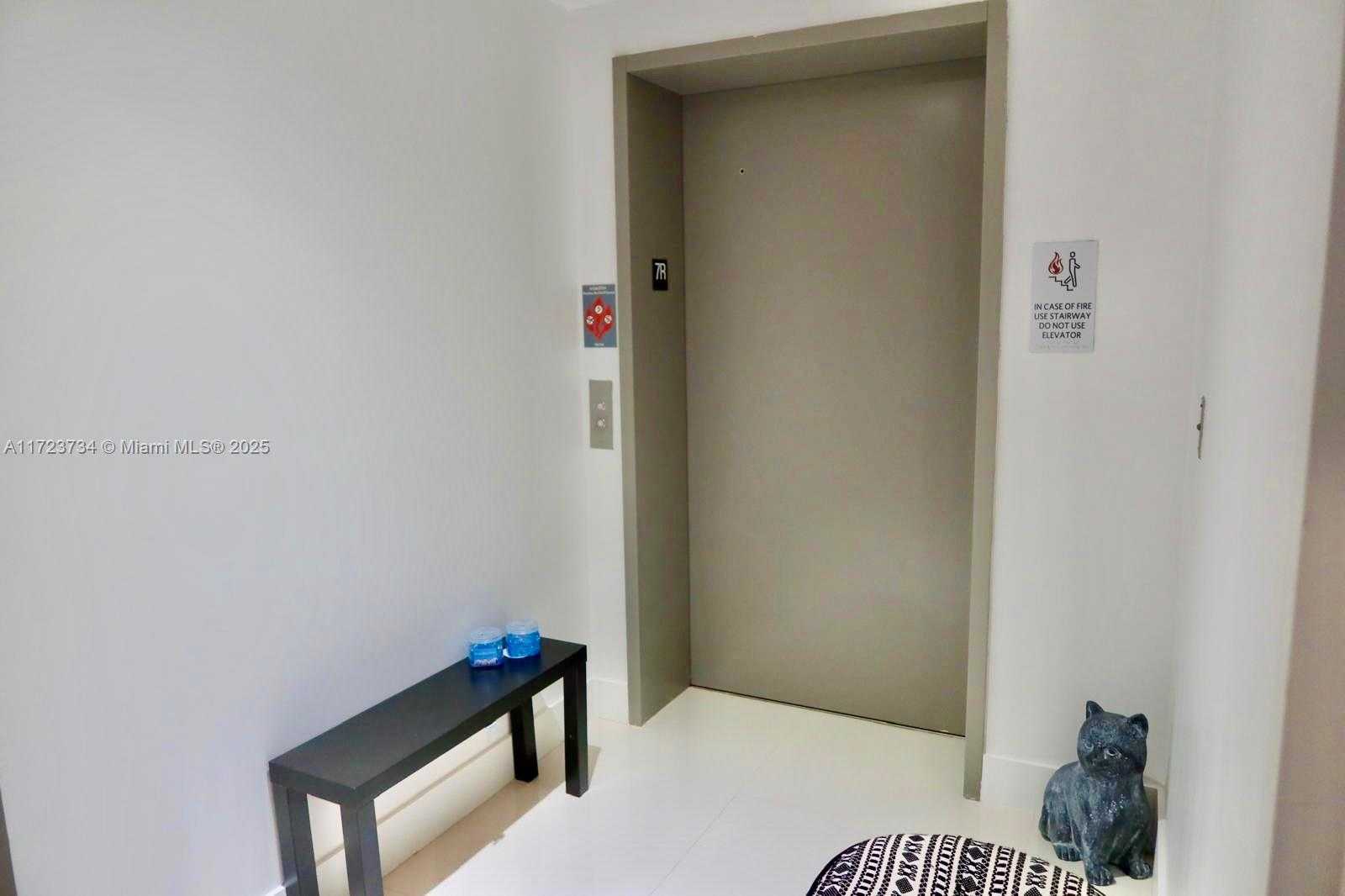 Small Image of 16385 BISCAYNE BLVD #718, North Miami Beach Number 13