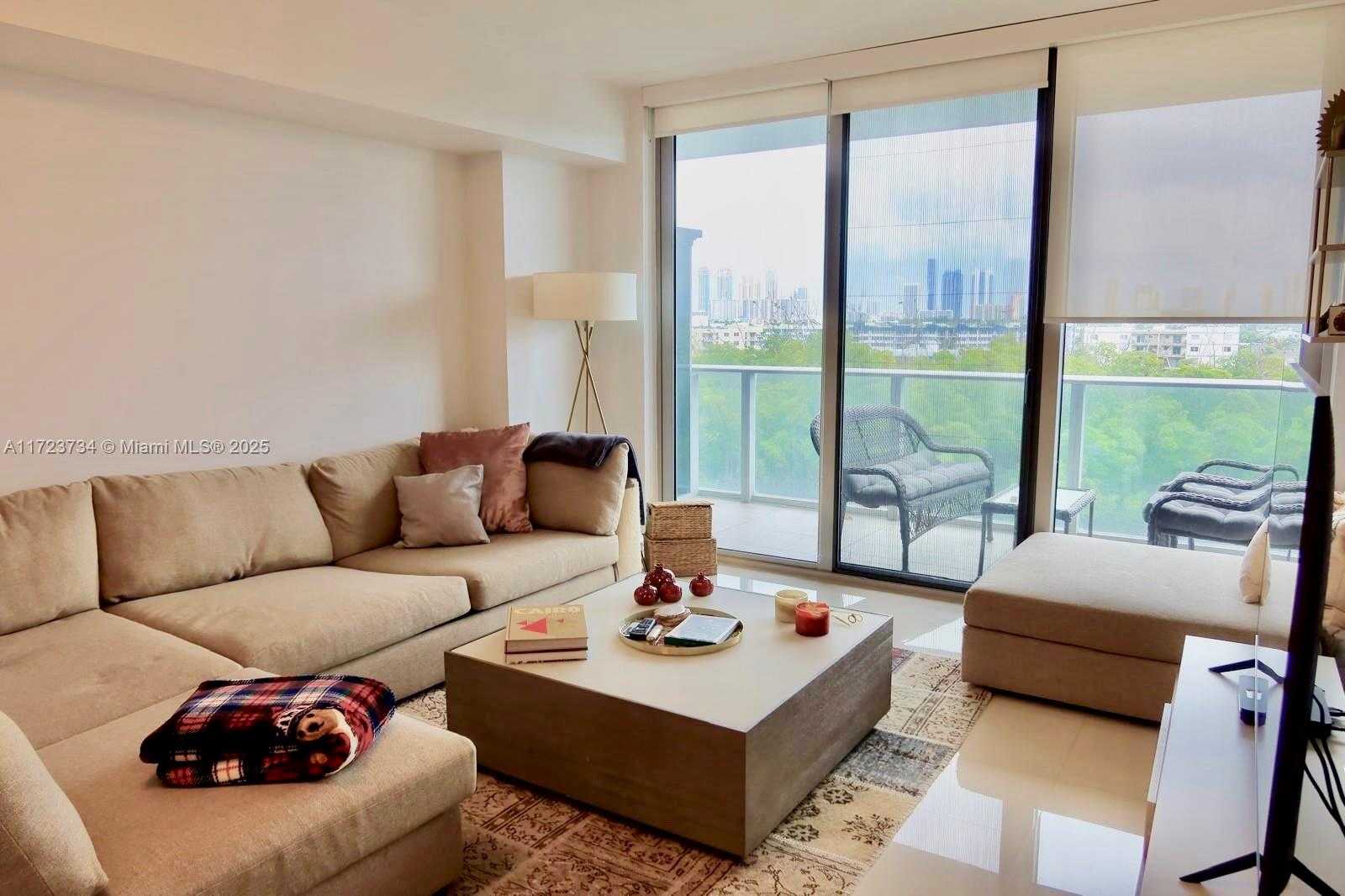 Small Image of 16385 BISCAYNE BLVD #718, North Miami Beach Number 16