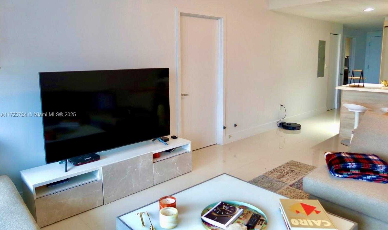 Small Image of 16385 BISCAYNE BLVD #718, North Miami Beach Number 17
