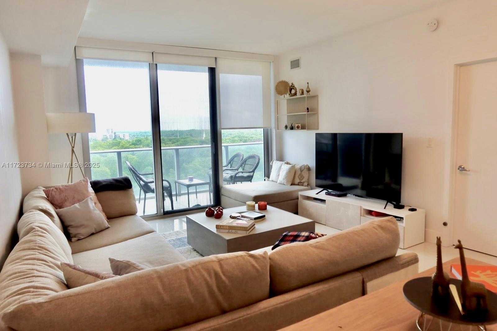 Small Image of 16385 BISCAYNE BLVD #718, North Miami Beach Number 19