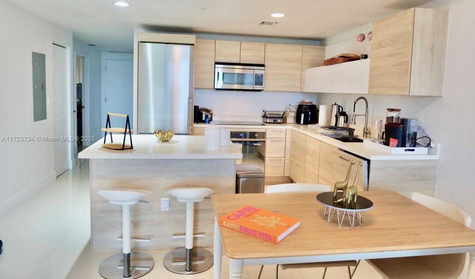Small Image of 16385 BISCAYNE BLVD #718, North Miami Beach Number 25