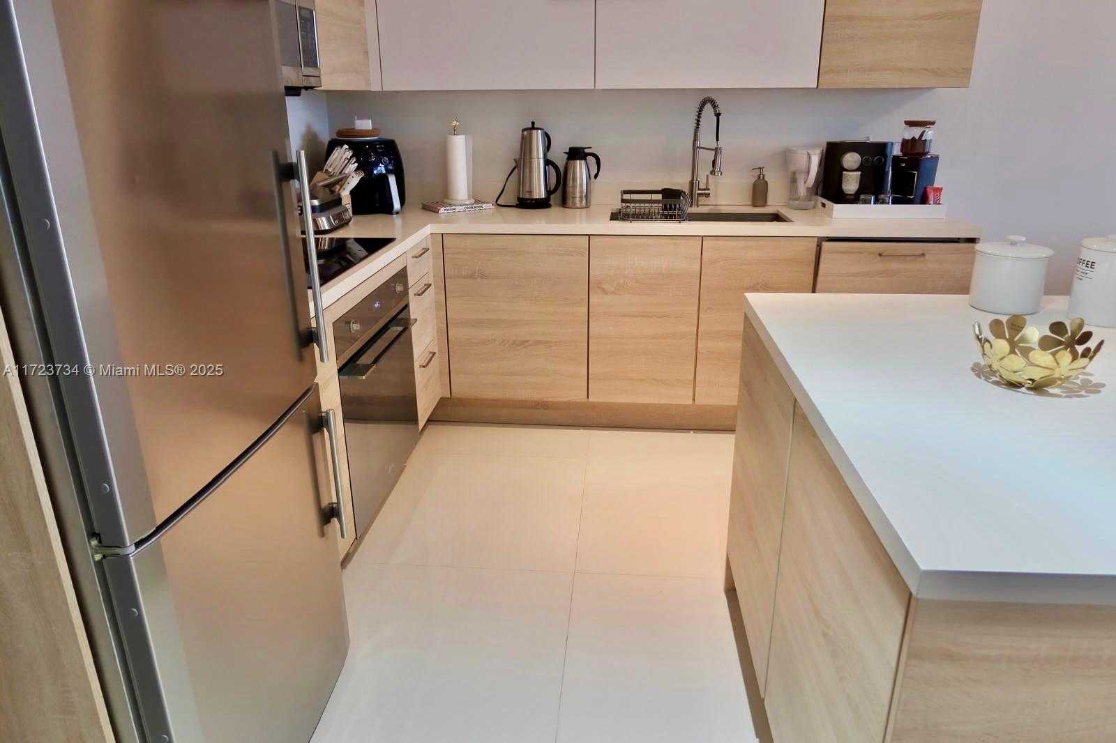 Small Image of 16385 BISCAYNE BLVD #718, North Miami Beach Number 28