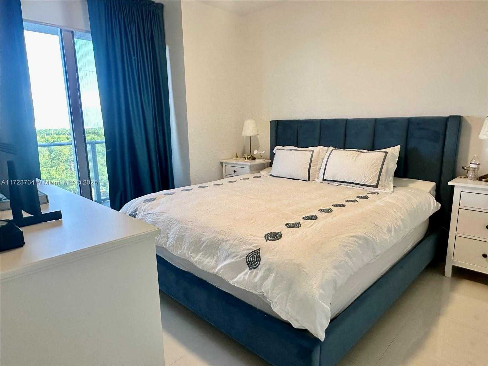 Small Image of 16385 BISCAYNE BLVD #718, North Miami Beach Number 33