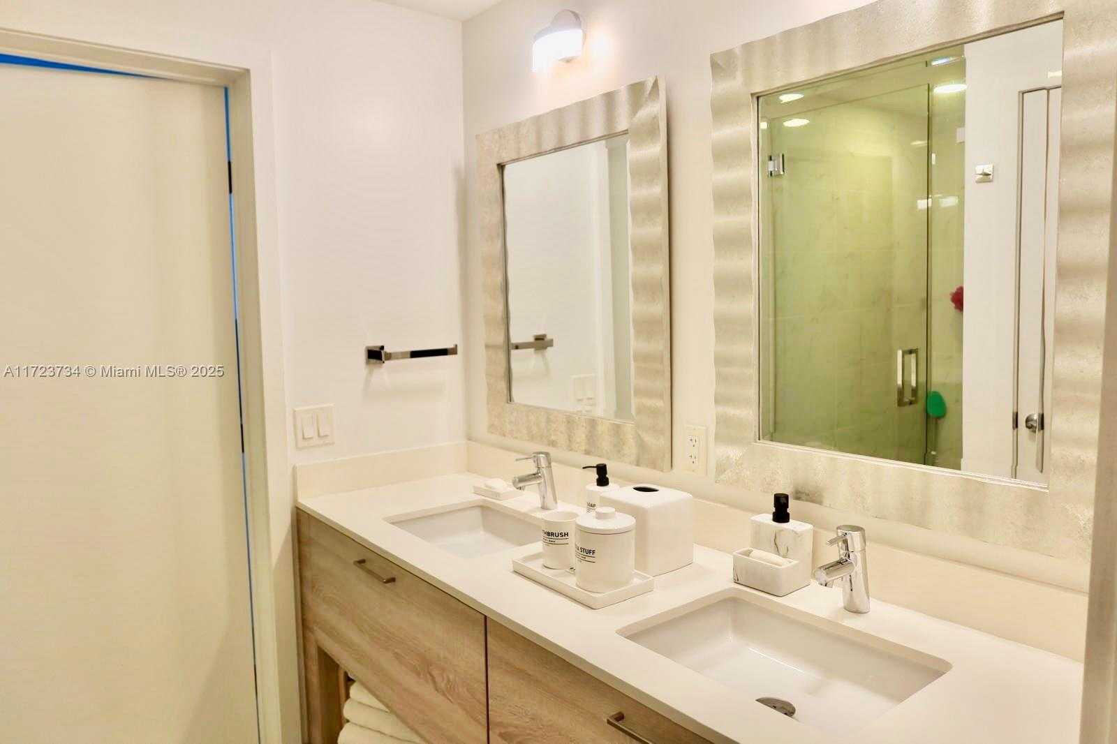 Small Image of 16385 BISCAYNE BLVD #718, North Miami Beach Number 34