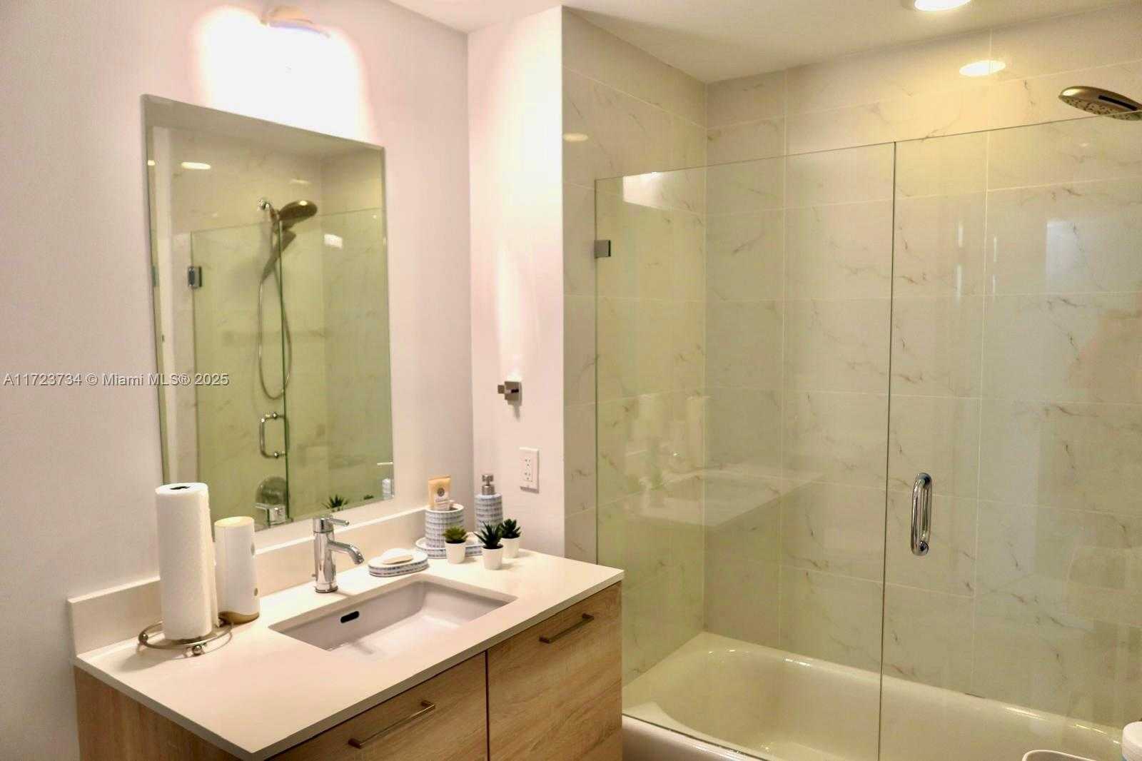 Small Image of 16385 BISCAYNE BLVD #718, North Miami Beach Number 39