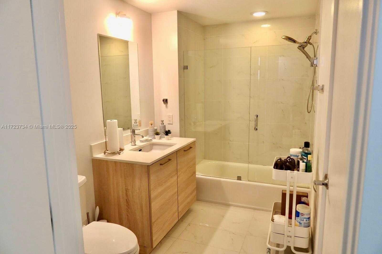 Small Image of 16385 BISCAYNE BLVD #718, North Miami Beach Number 40