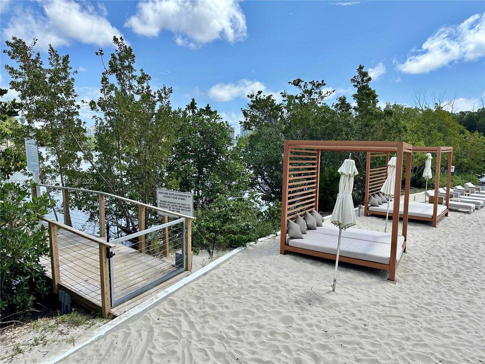 Small Image of 16385 BISCAYNE BLVD #718, North Miami Beach Number 42