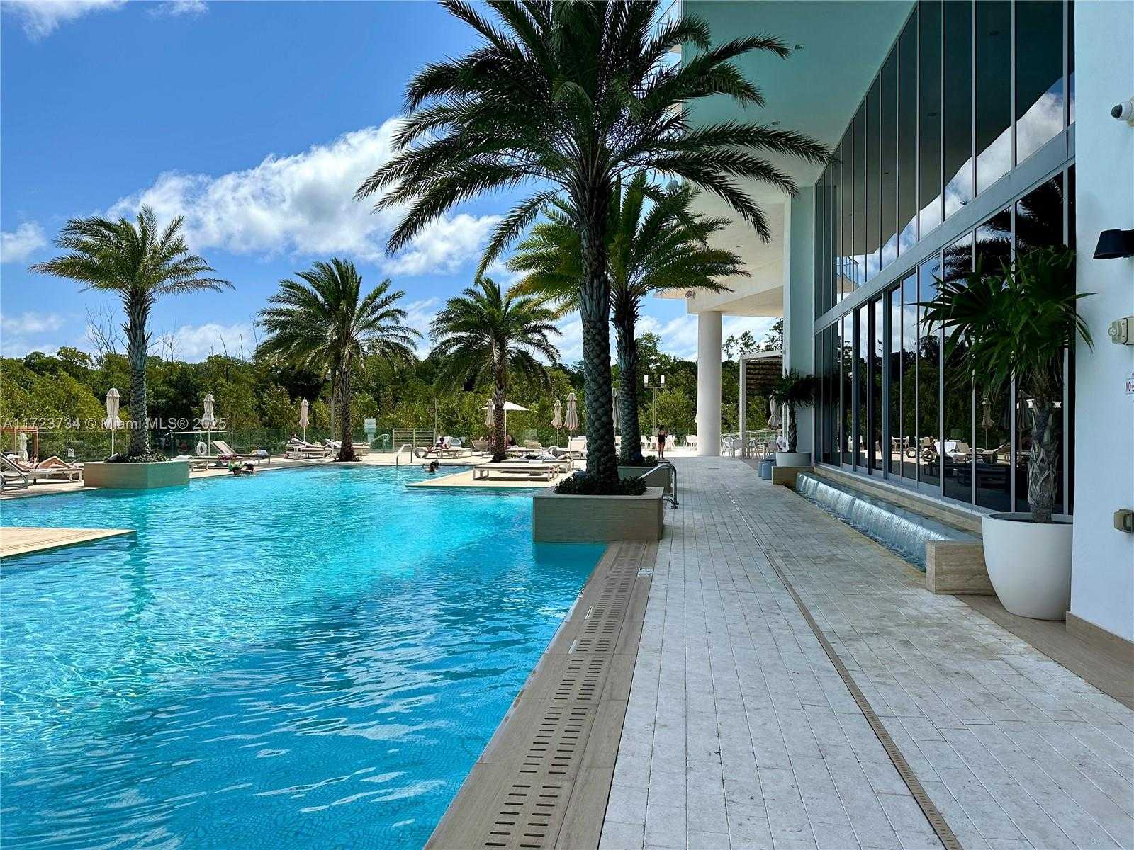 Small Image of 16385 BISCAYNE BLVD #718, North Miami Beach Number 44