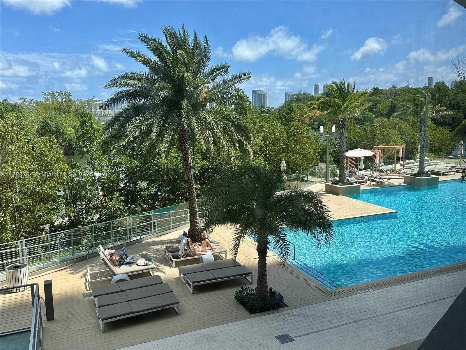 Small Image of 16385 BISCAYNE BLVD #718, North Miami Beach Number 47