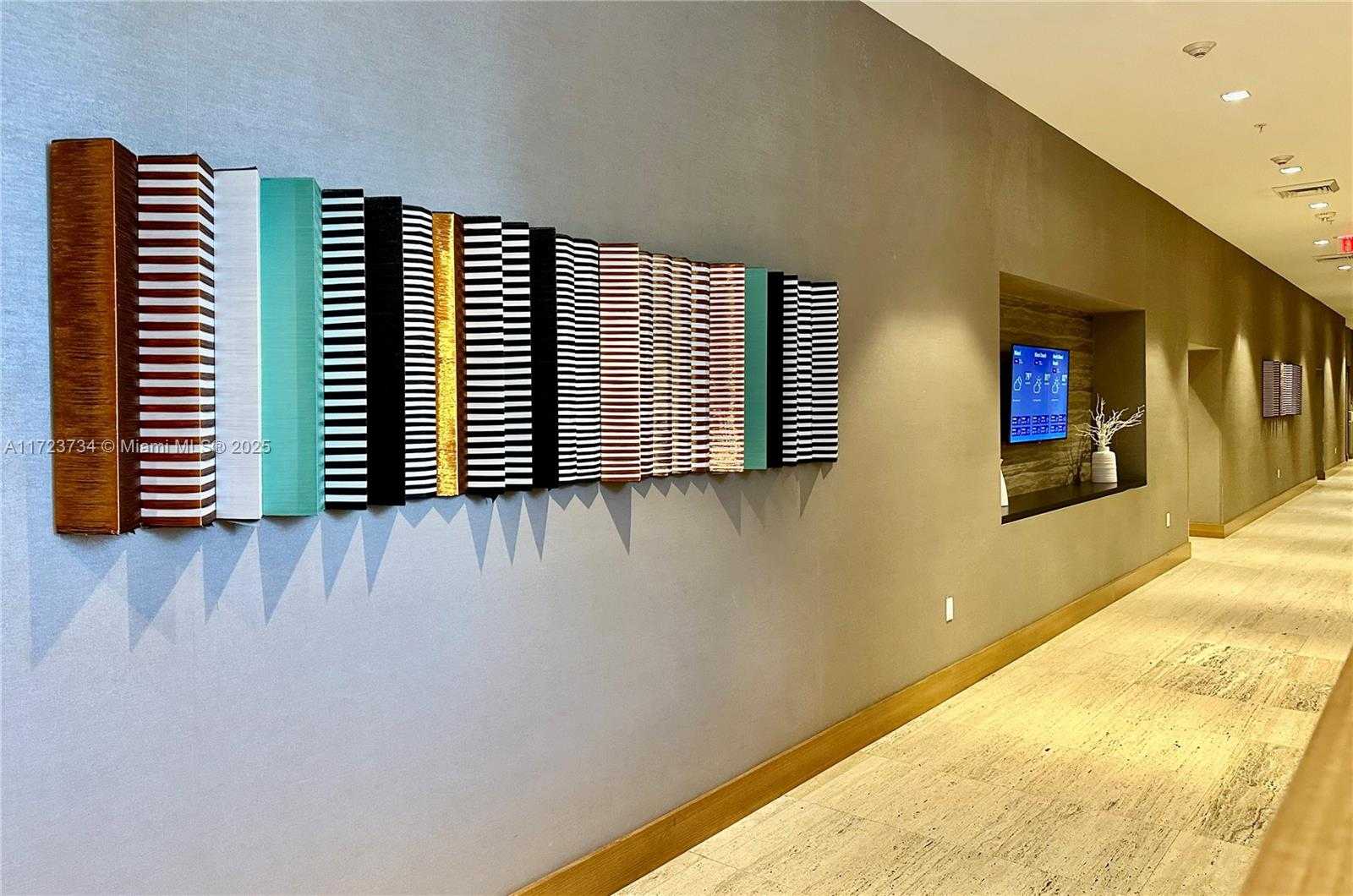 Small Image of 16385 BISCAYNE BLVD #718, North Miami Beach Number 57
