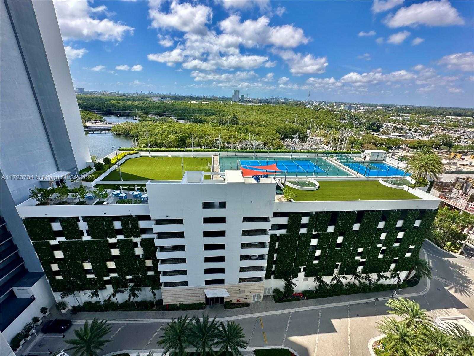 Small Image of 16385 BISCAYNE BLVD #718, North Miami Beach Number 71