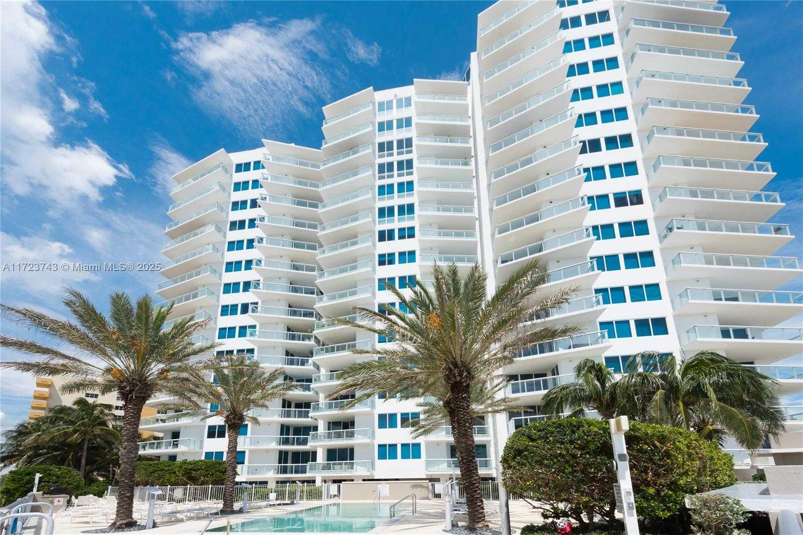 Small Image of 3801 COLLINS AVE #TH-4, Miami Beach Number 12