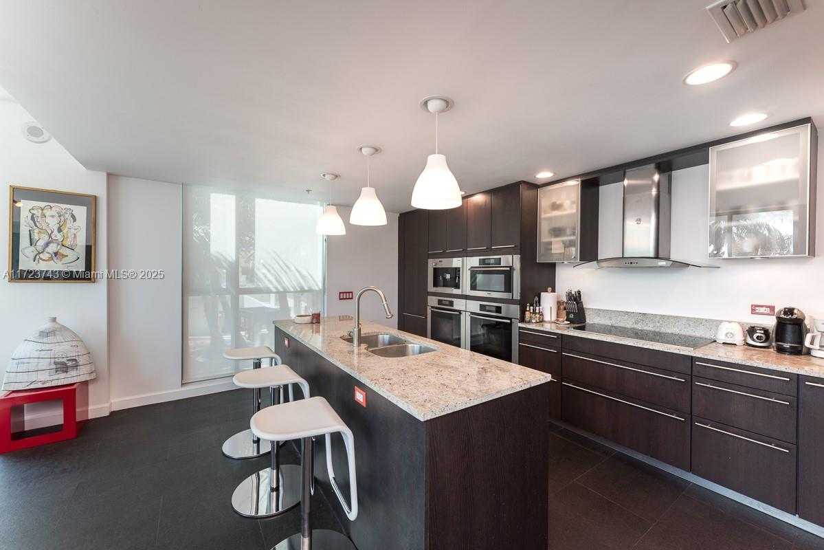 Small Image of 3801 COLLINS AVE #TH-4, Miami Beach Number 14