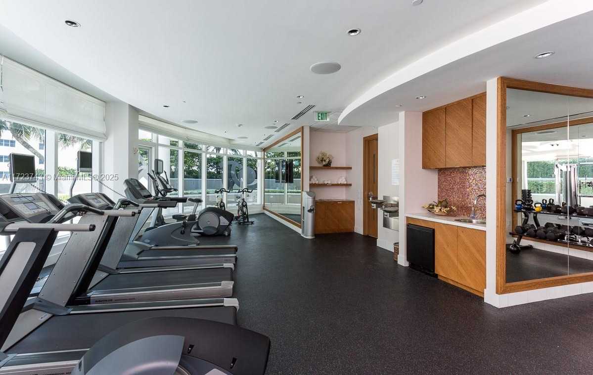 Small Image of 3801 COLLINS AVE #TH-4, Miami Beach Number 15