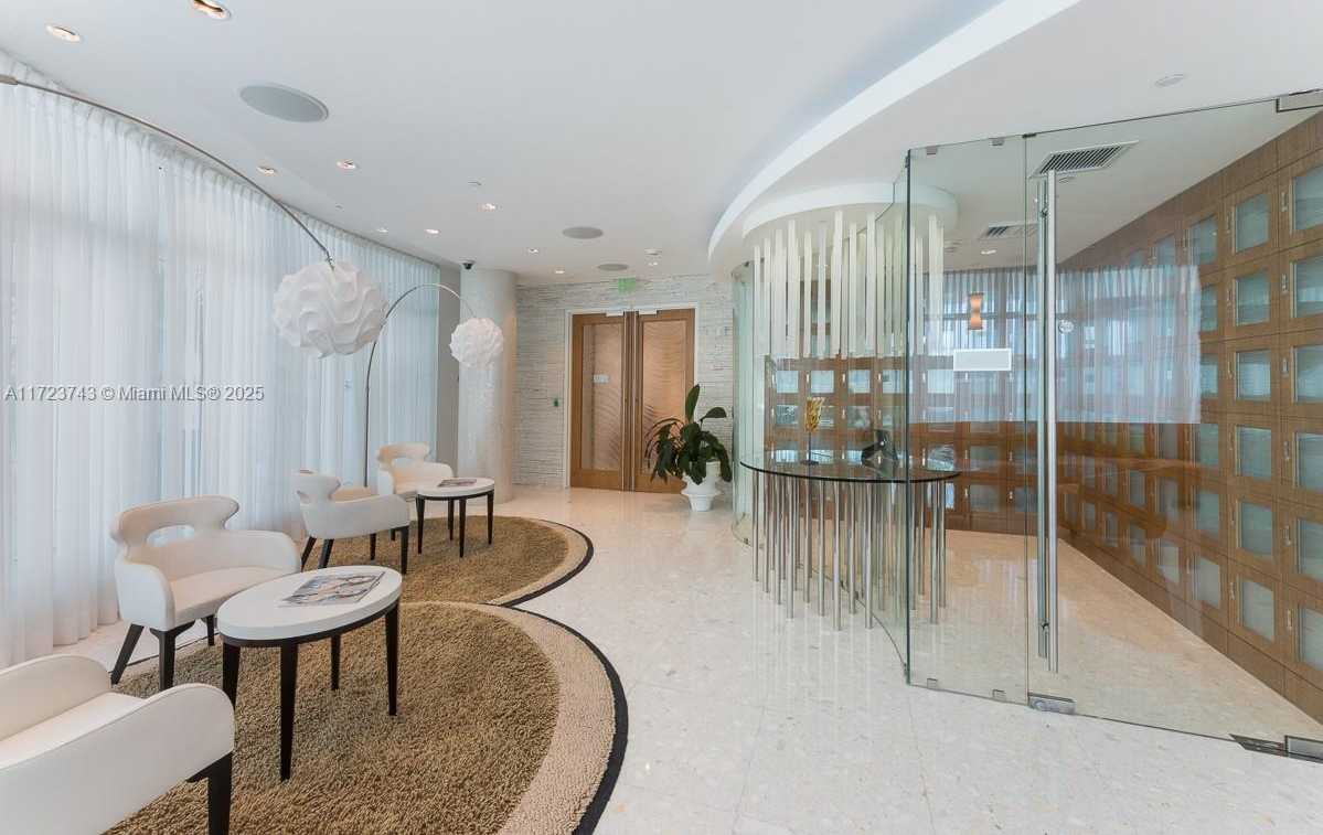 Small Image of 3801 COLLINS AVE #TH-4, Miami Beach Number 17