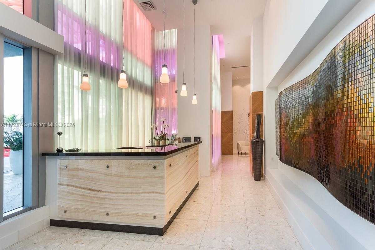 Small Image of 3801 COLLINS AVE #TH-4, Miami Beach Number 18
