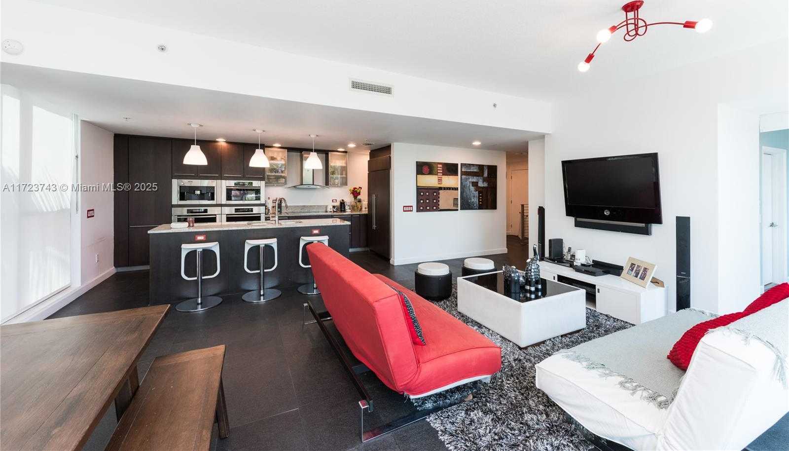 Small Image of 3801 COLLINS AVE #TH-4, Miami Beach Number 6