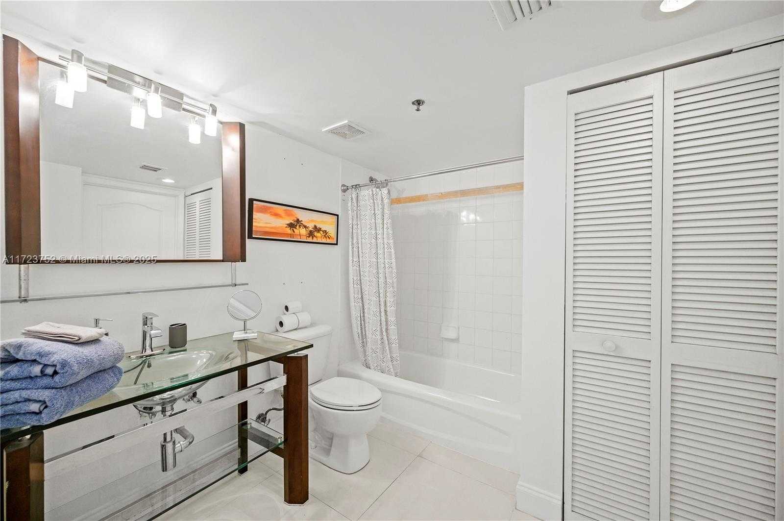 Small Image of 1200 BRICKELL BAY DR #1920, Miami Number 16