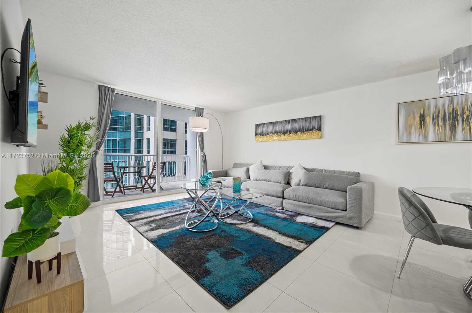 Small Image of 1200 BRICKELL BAY DR #1920, Miami Number 2