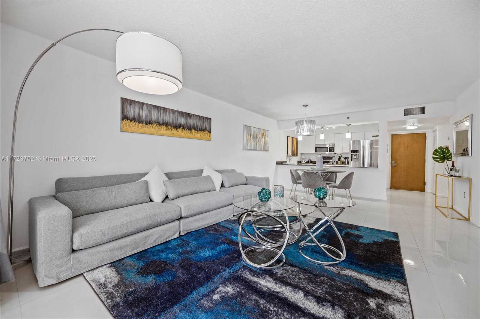 Small Image of 1200 BRICKELL BAY DR #1920, Miami Number 3
