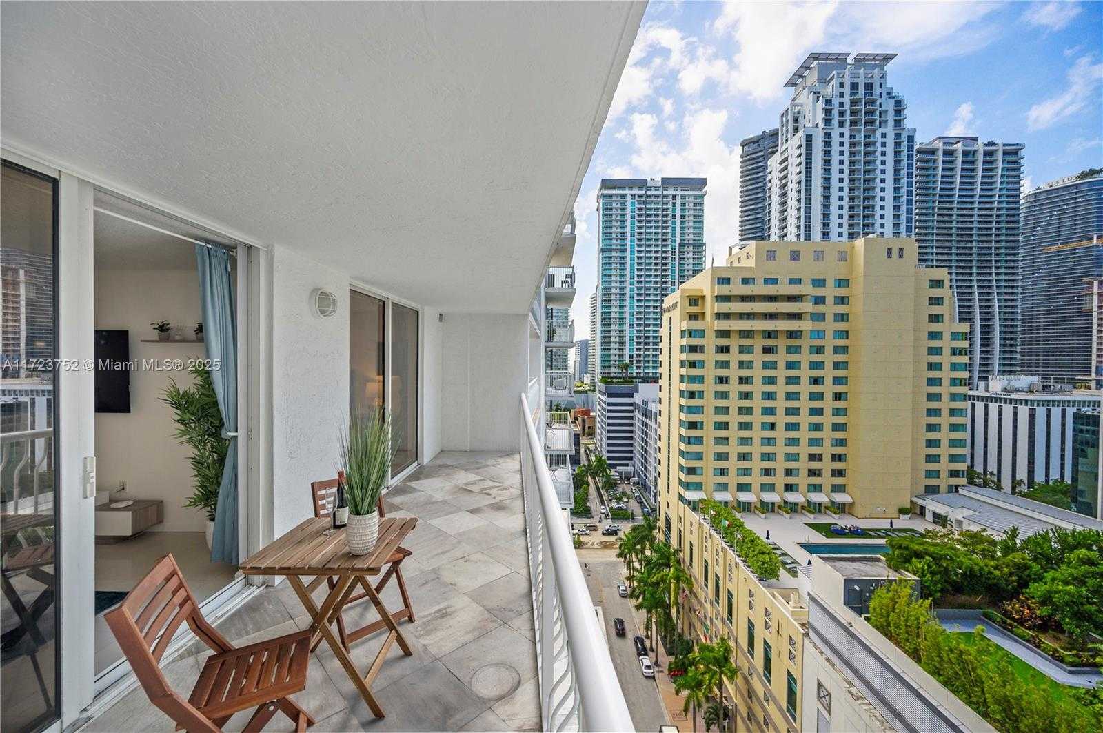 Small Image of 1200 BRICKELL BAY DR #1920, Miami Number 5