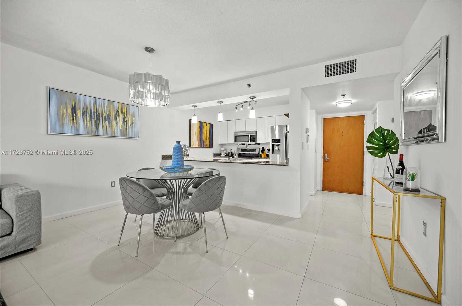 Small Image of 1200 BRICKELL BAY DR #1920, Miami Number 8