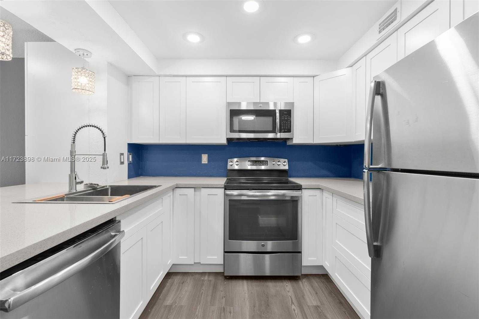 Small Image of 4025 NORTH FEDERAL HWY #219B, Oakland Park Number 14