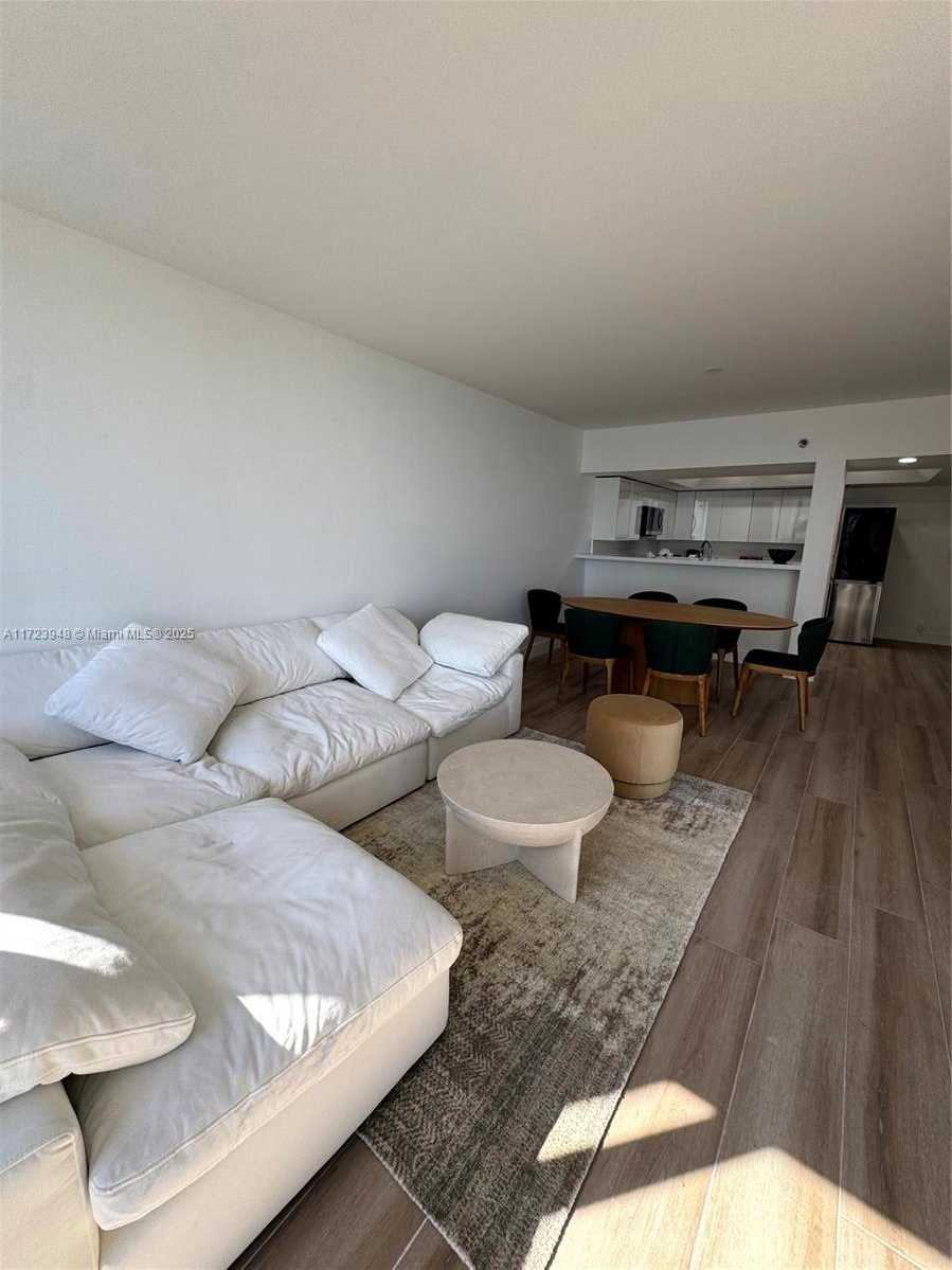 Small Image of 520 BRICKELL KEY DR #A913, Miami Number 12