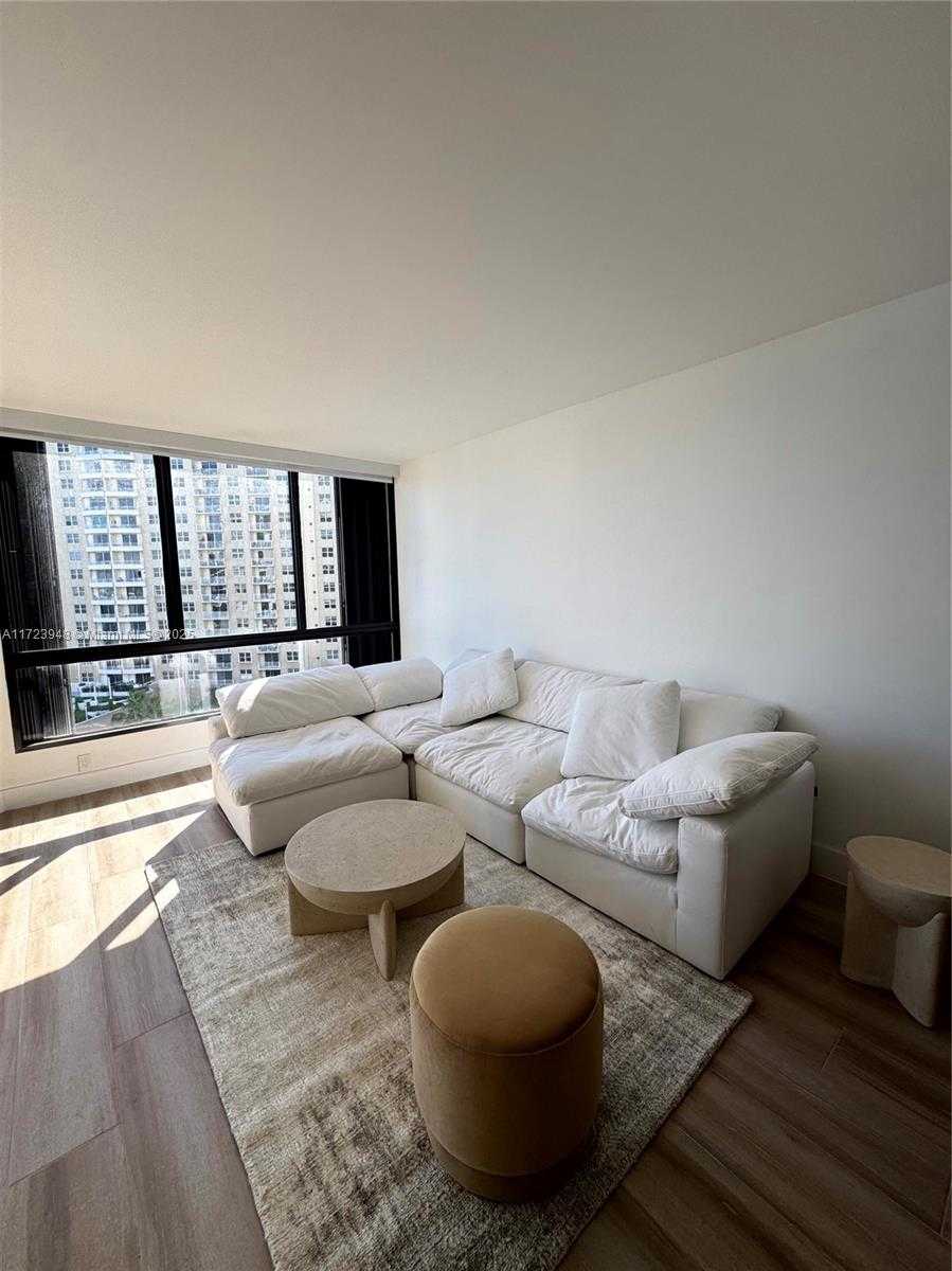 Small Image of 520 BRICKELL KEY DR #A913, Miami Number 13