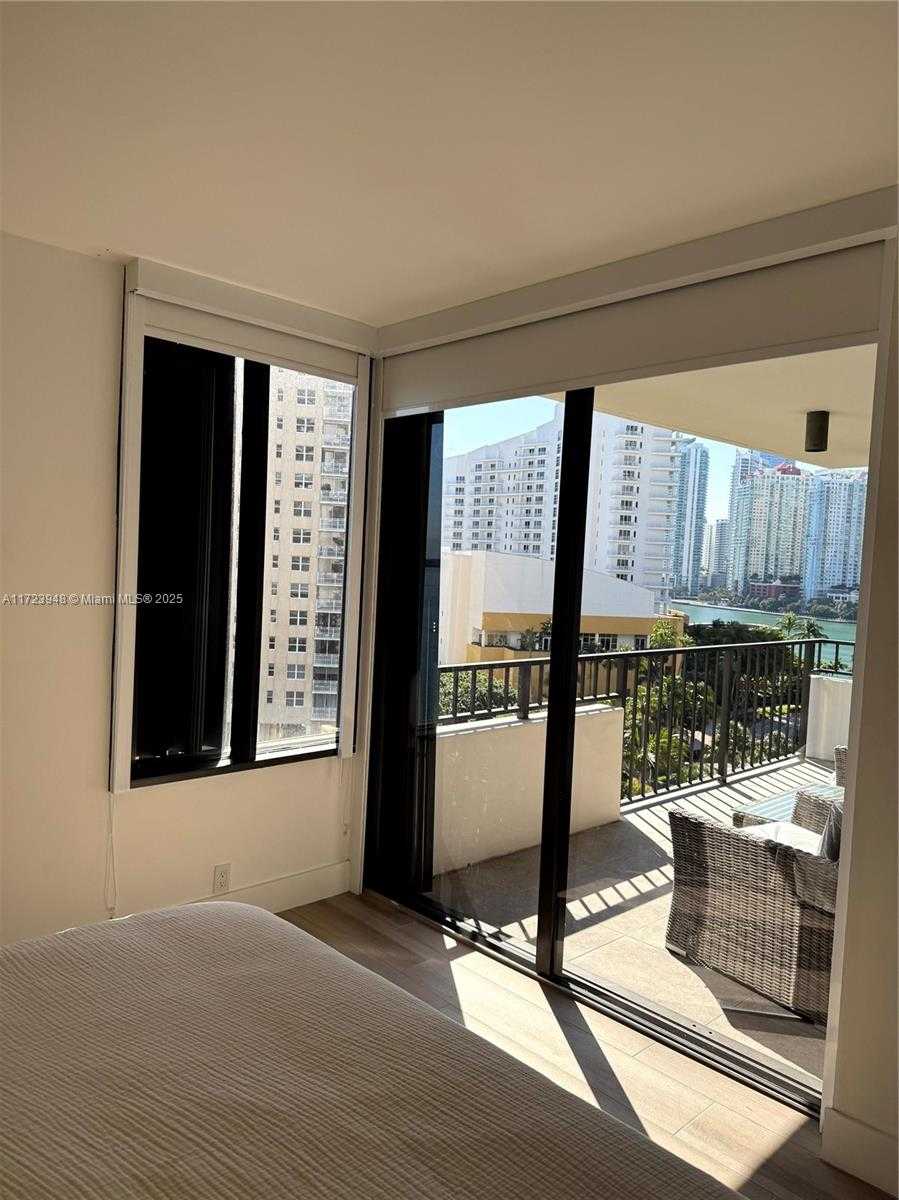 Small Image of 520 BRICKELL KEY DR #A913, Miami Number 24