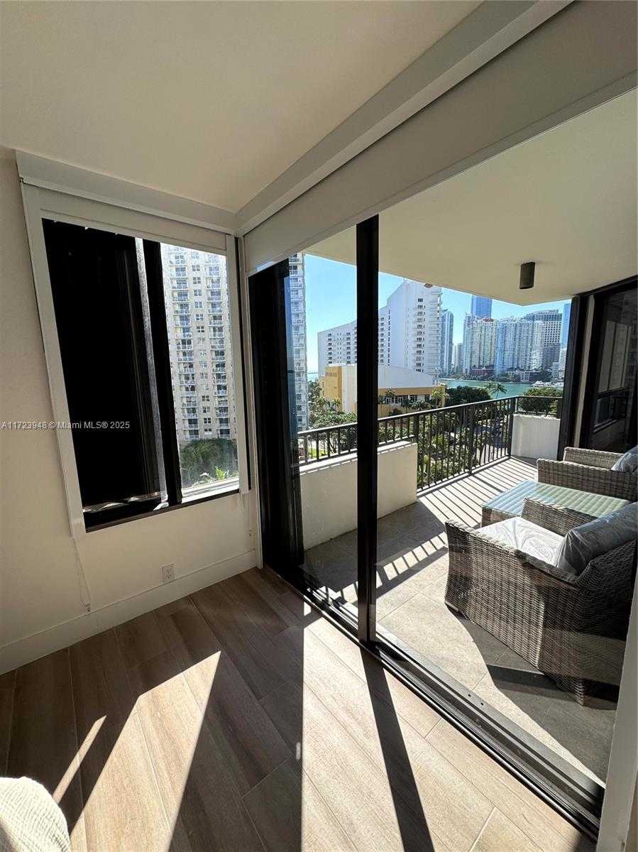 Small Image of 520 BRICKELL KEY DR #A913, Miami Number 26