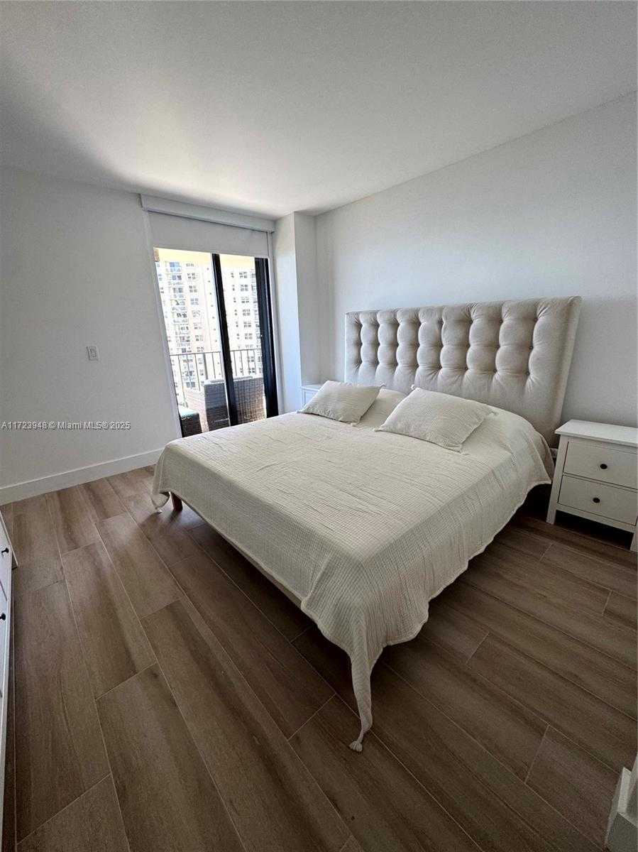 Small Image of 520 BRICKELL KEY DR #A913, Miami Number 35