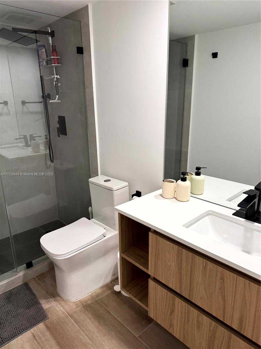 Small Image of 520 BRICKELL KEY DR #A913, Miami Number 43