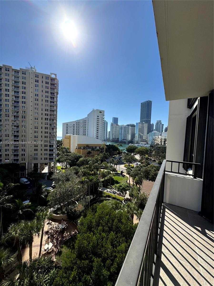 Small Image of 520 BRICKELL KEY DR #A913, Miami Number 63