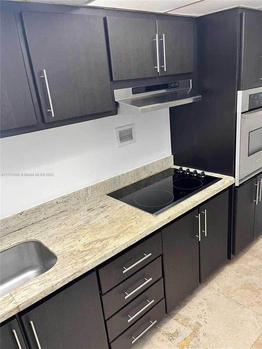 Small Image of 1000 WEST AVE #1006, Miami Beach Number 4