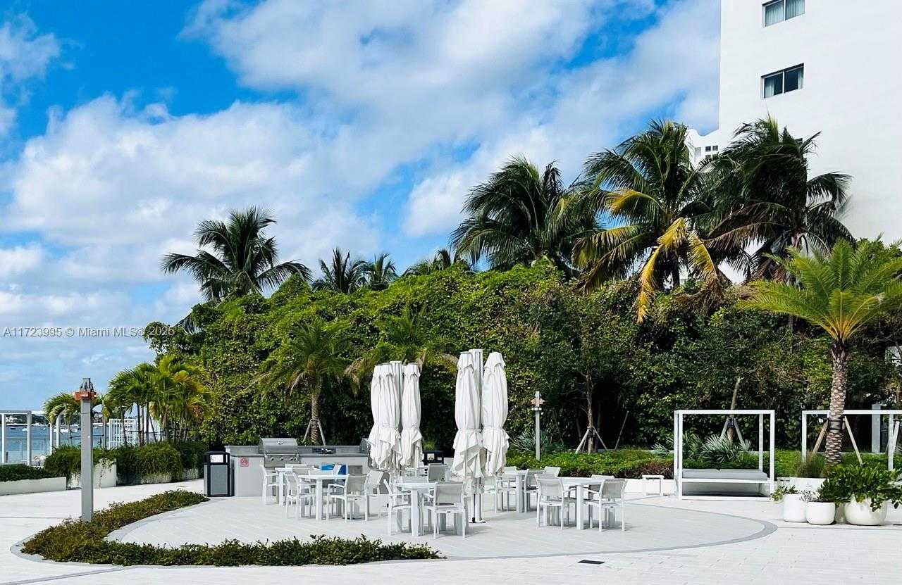 Small Image of 1000 WEST AVE #1006, Miami Beach Number 9