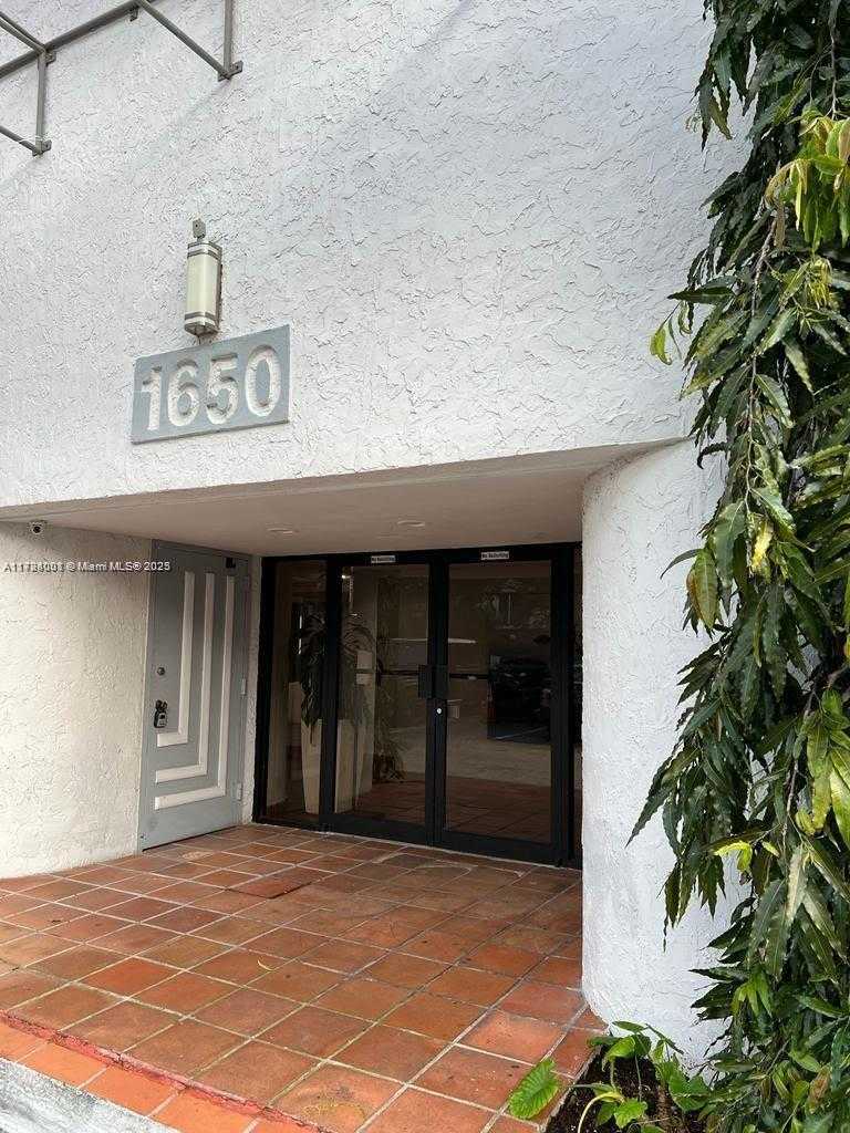 Small Image of 1650 NORTH EAST 115TH ST #507, Miami Number 3