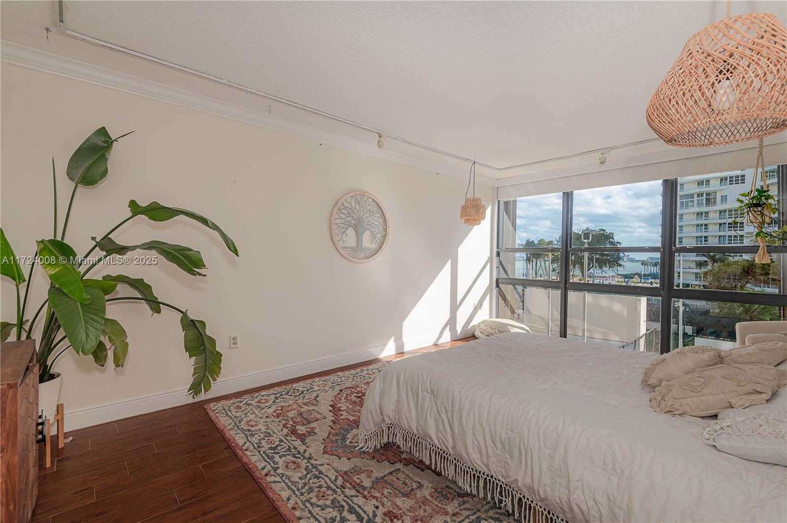 Small Image of 600 NORTH EAST 36TH ST #304, Miami Number 12