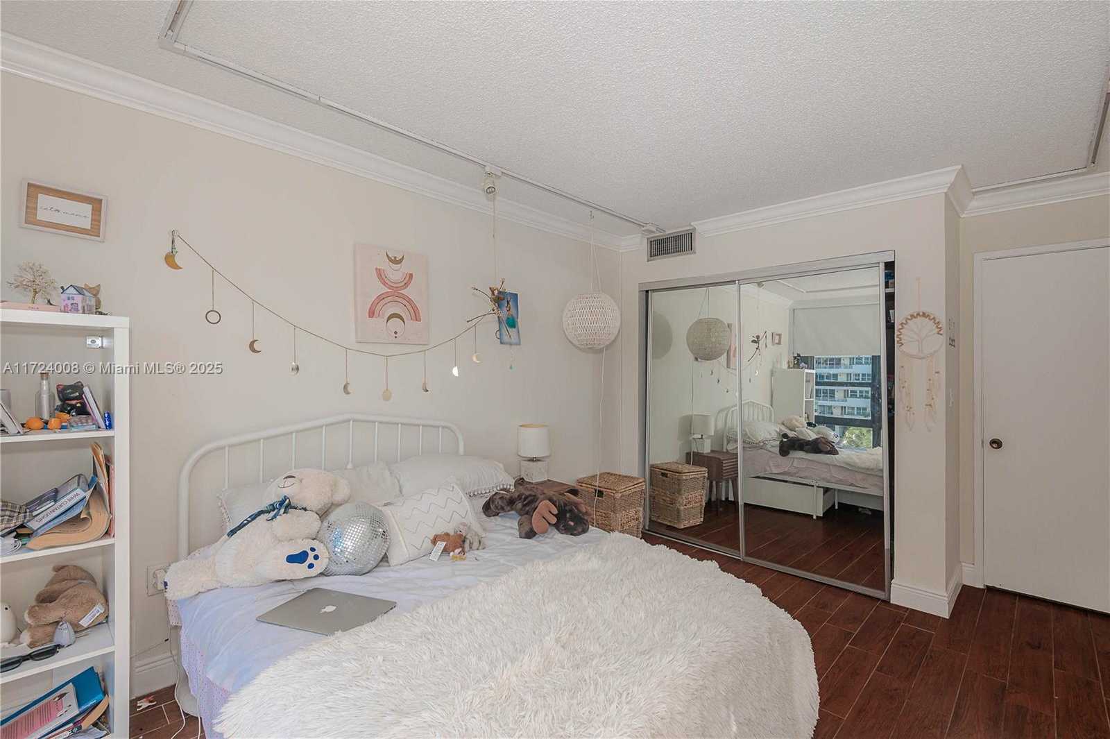Small Image of 600 NORTH EAST 36TH ST #304, Miami Number 14
