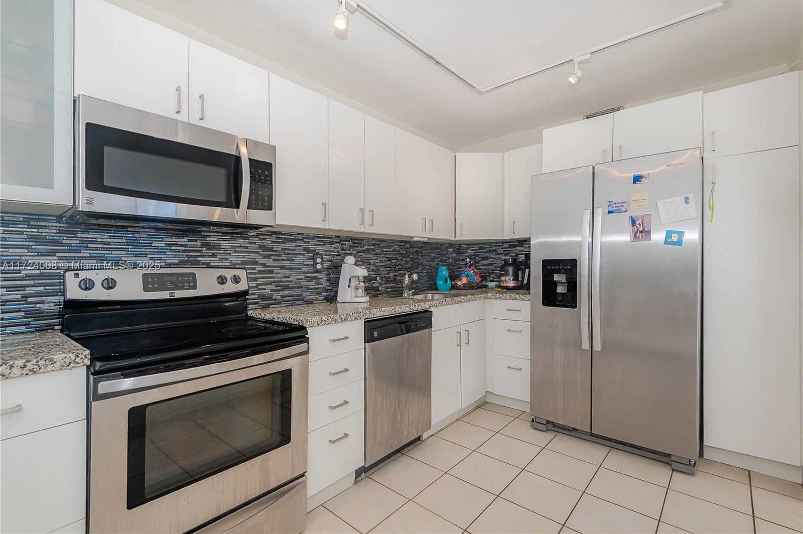 Small Image of 600 NORTH EAST 36TH ST #304, Miami Number 19
