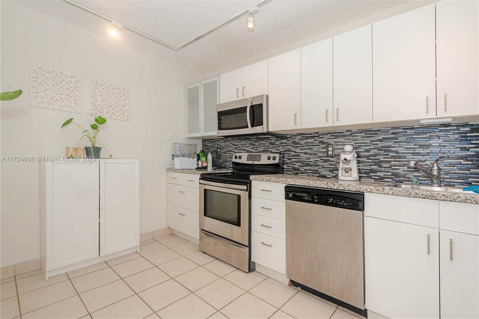 Small Image of 600 NORTH EAST 36TH ST #304, Miami Number 20