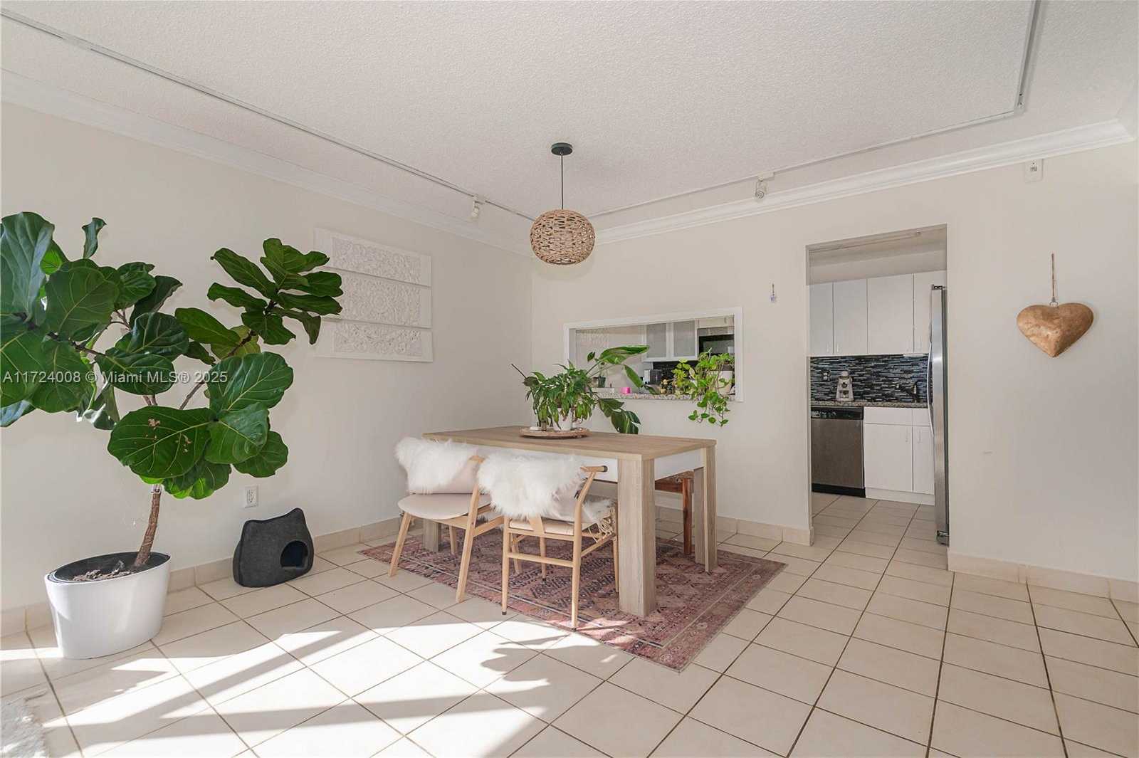 Small Image of 600 NORTH EAST 36TH ST #304, Miami Number 22