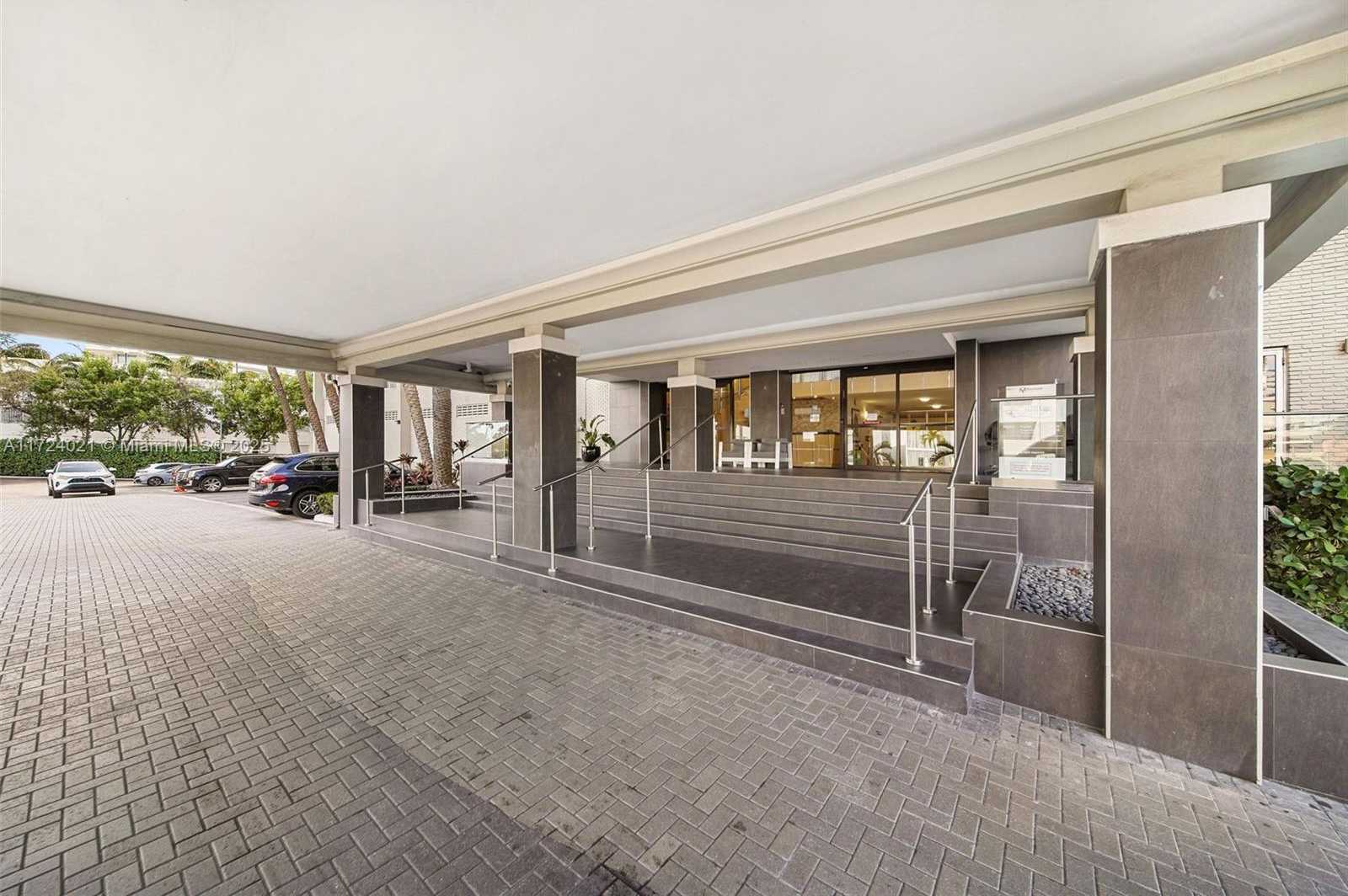 Small Image of 6770 INDIAN CREEK DR #6L, Miami Beach Number 18