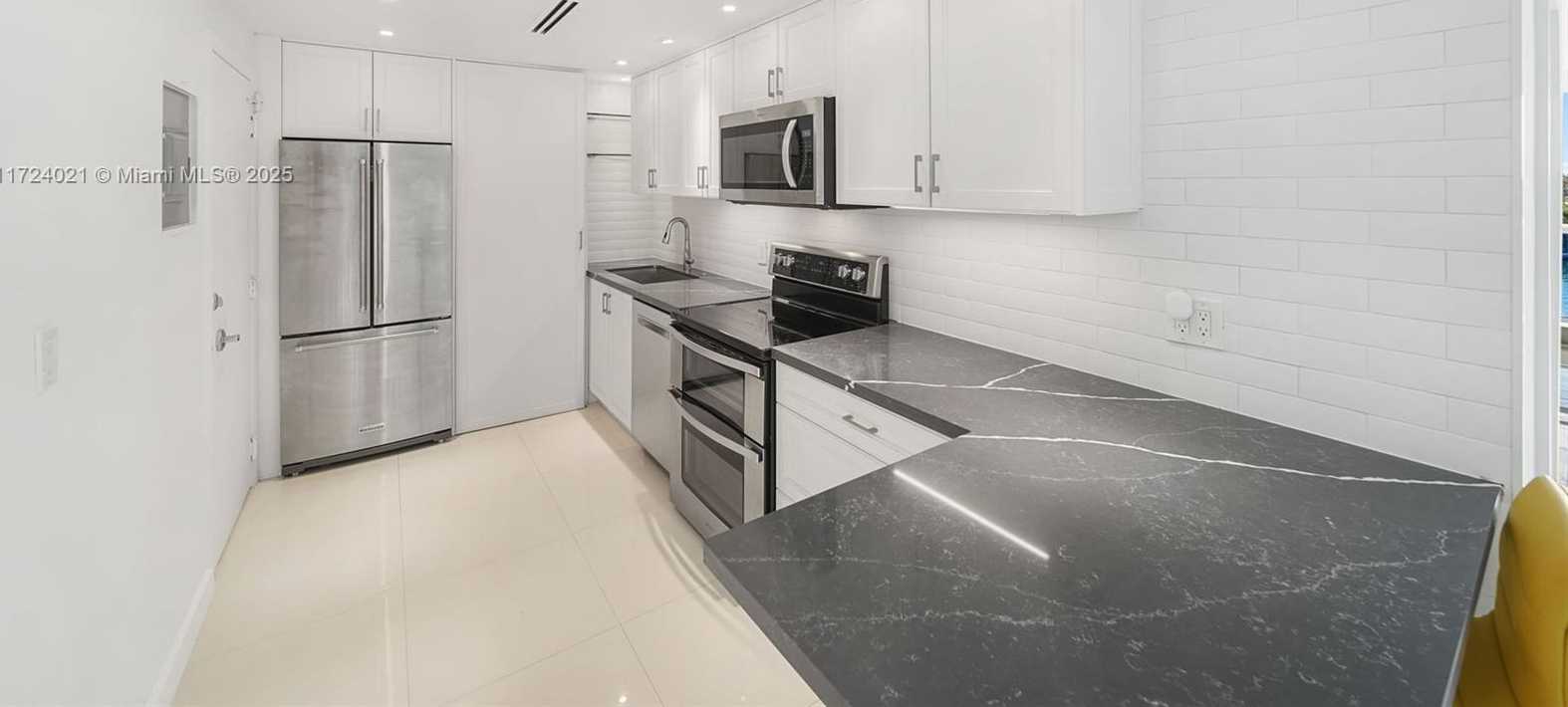 Small Image of 6770 INDIAN CREEK DR #6L, Miami Beach Number 4