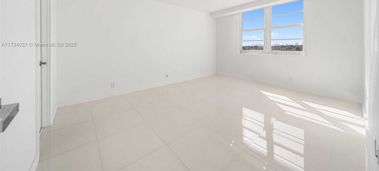Small Image of 6770 INDIAN CREEK DR #6L, Miami Beach Number 9