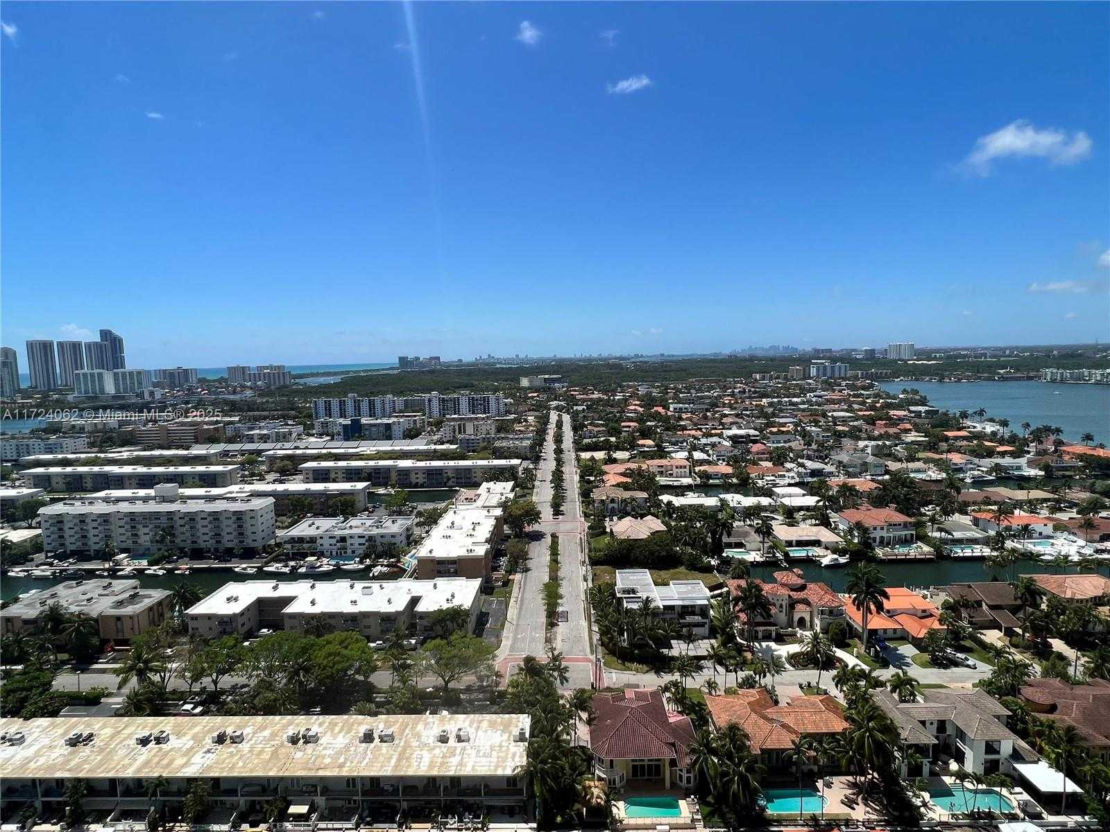 Small Image of 2000 ISLAND BLVD #2507, Aventura Number 11
