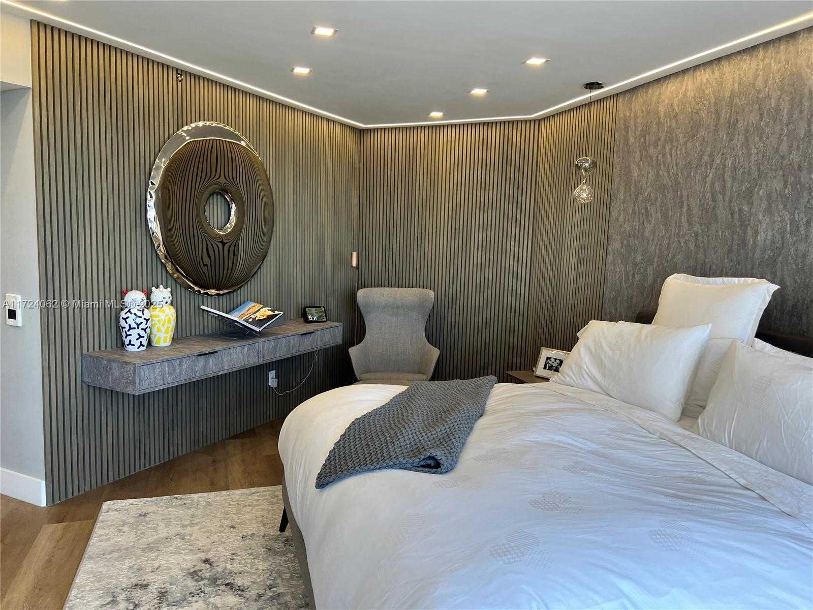 Small Image of 2000 ISLAND BLVD #2507, Aventura Number 14