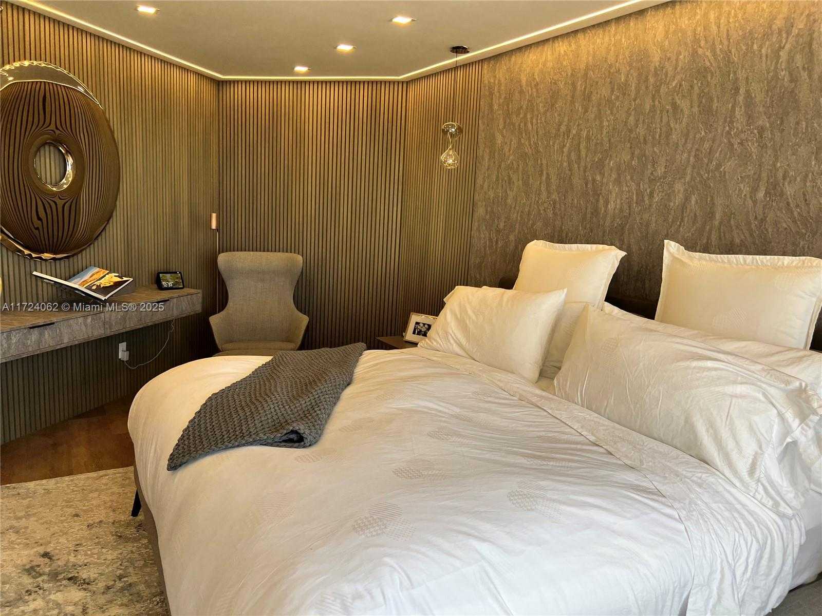 Small Image of 2000 ISLAND BLVD #2507, Aventura Number 15